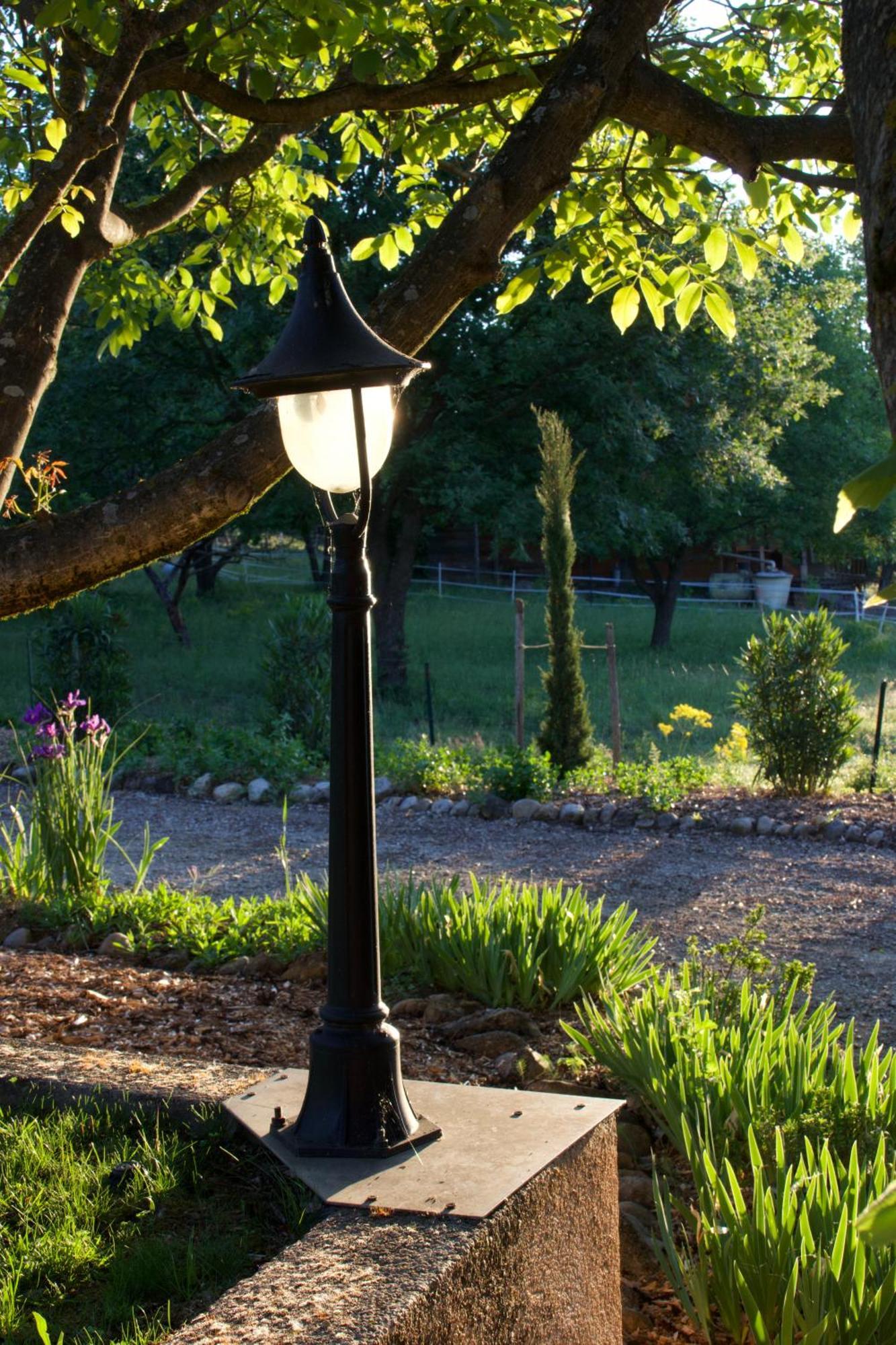 La Bastide Des Roses Bed & Breakfast Saint-Julien-d'Asse Dış mekan fotoğraf
