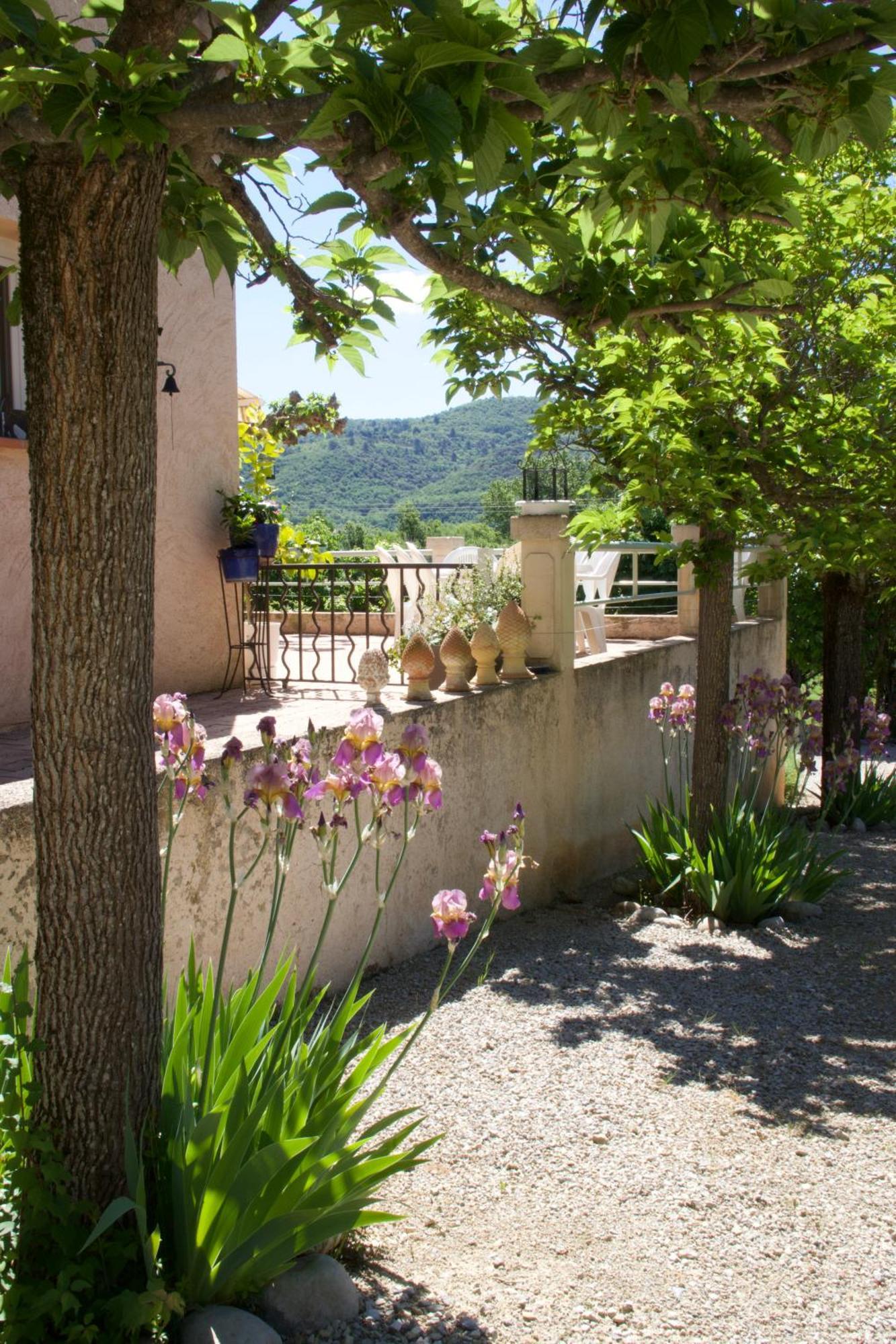 La Bastide Des Roses Bed & Breakfast Saint-Julien-d'Asse Dış mekan fotoğraf