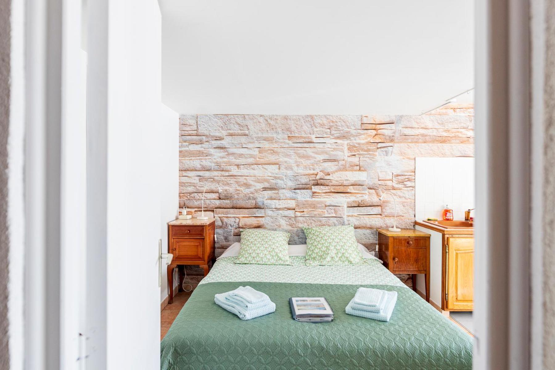 La Bastide Des Roses Bed & Breakfast Saint-Julien-d'Asse Dış mekan fotoğraf