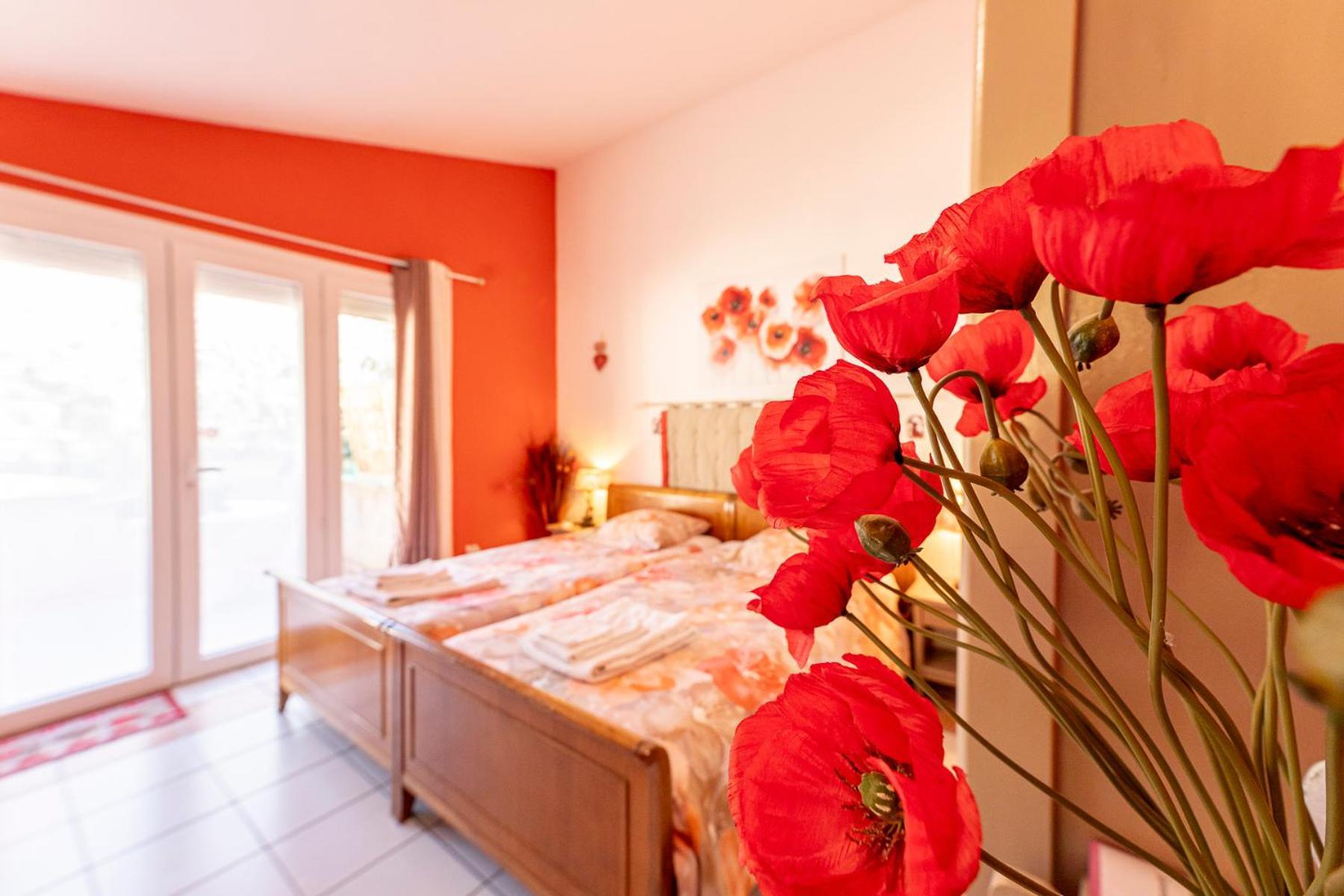 La Bastide Des Roses Bed & Breakfast Saint-Julien-d'Asse Dış mekan fotoğraf